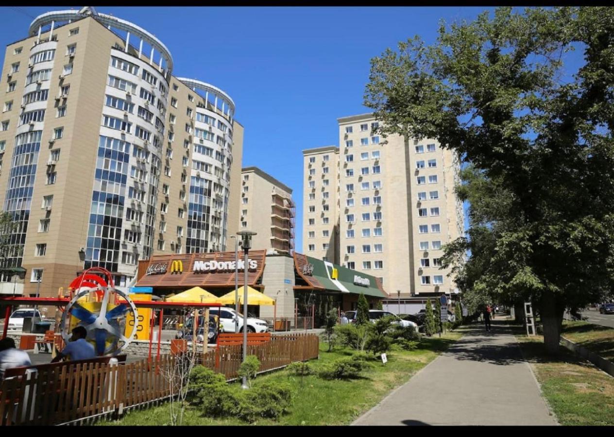 Студия В Стиле Loft В Центре Города Almaty Exteriér fotografie